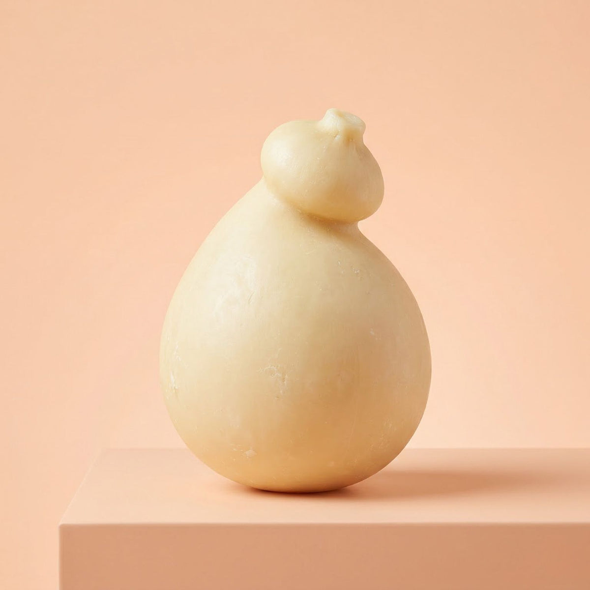 caciocavallo del Molise artigianale peso 1,2 kg circa.