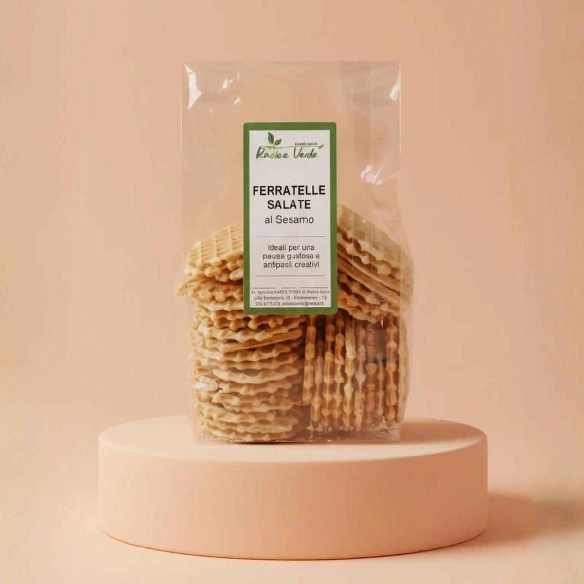 pacco di ferratelle salate al sesamo realizzate artigianalmente in Molise da un produttore locale. Ingredienti: farina di frumento 00, vino bianco (contiene solfiti), olio di semi di girasole altoleico, sale, semi di sesamo 2%, lievito (pirofosfato di sodio, sodio bicarbonato, amido di mais). Prodotto soggetto a calo peso naturale - 5%. Si possono trovare tracce di glutine, uova, frutta, latte e derivati.