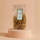 pacco di ferratelle senza zucchero realizzate artigianalmente in Molise da un produttore locale. Ingredienti: farina di frumento 00, uova fresche pastorizzate, olio di semi di girasole altoleico, maltitolo e vaniglia. Prodotto soggetto a calo peso naturale - 5%. Si possono trovare tracce di glutine, uova, frutta, latte e derivati.