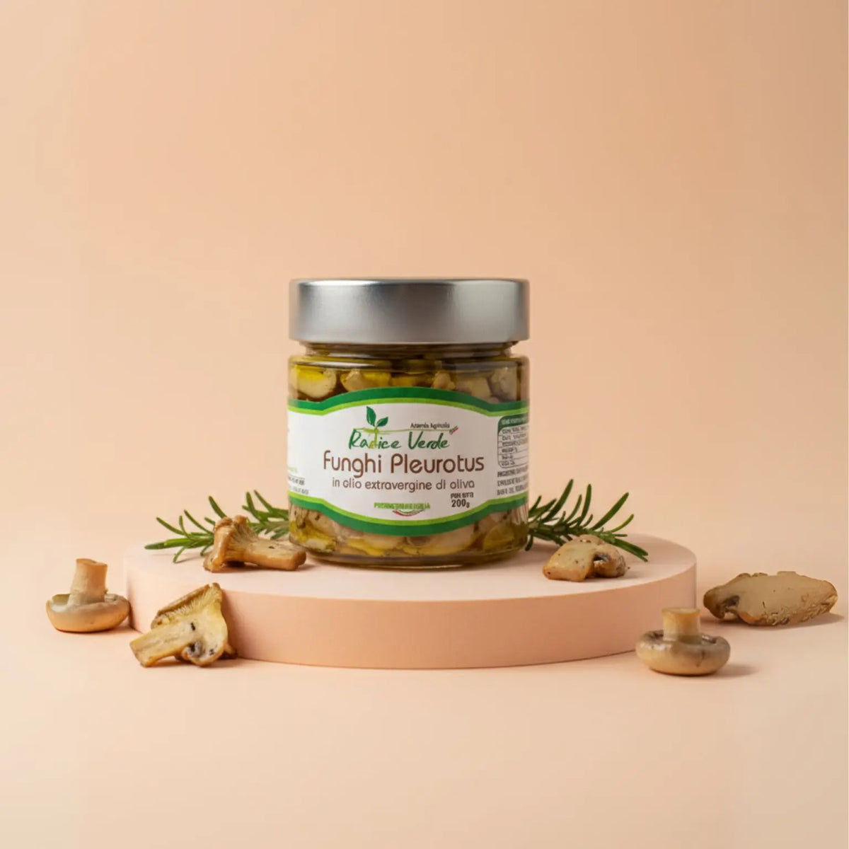 vasetto in vetro di funghi pleurotus in olio extravergine di oliva realizzati artigianalmente in Italia