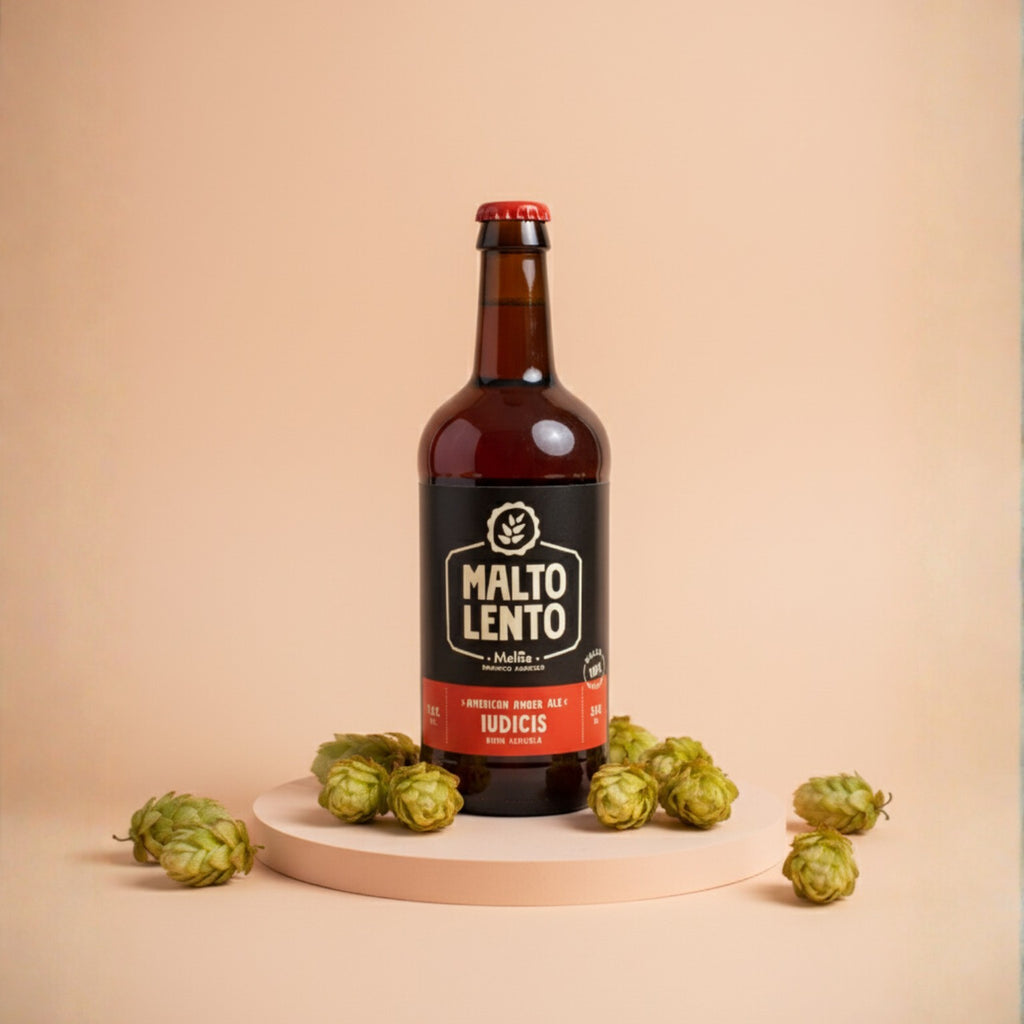 bottiglia di birra ambrata italiana di qualità