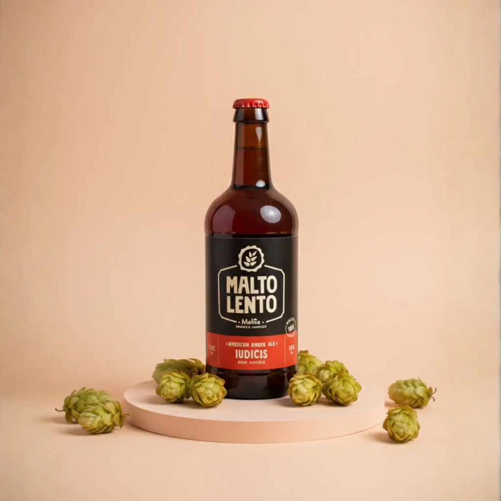 bottiglia di birra ambrata italiana di qualità