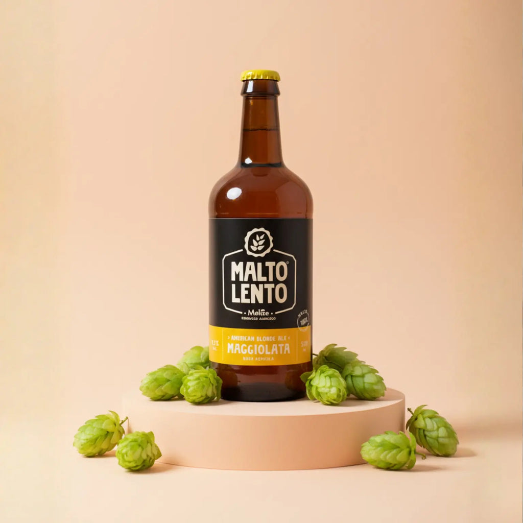 bottiglia di birra artigianale chiara italiana di qualità