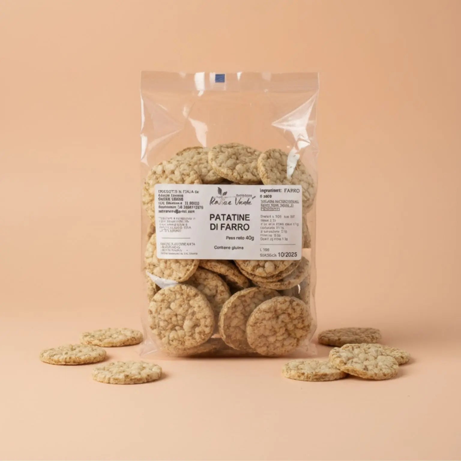 confezione di patatine di farro realizzate artigianalmente in Italia da mani esperte