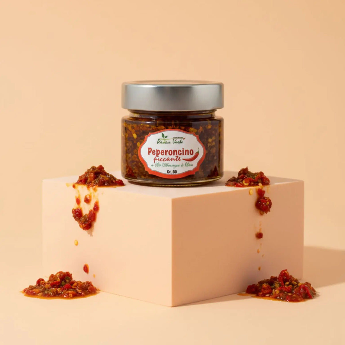 vasetto di peperoncino piccante realizzato in Italia da un produttore locale senza l'utlizzo di conservanti 