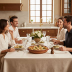 Pranzo tra amici con paccheri di grano duro senaore cappelli al forno con broccoli, ricotta e mozzarella