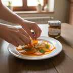 aperitivo con carpaccio di zucca in olio extravergine di oliva e foglie di menta