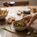 aperitivo con germogli d'aglio realizzati artigianalmente in Italia da mani esperte