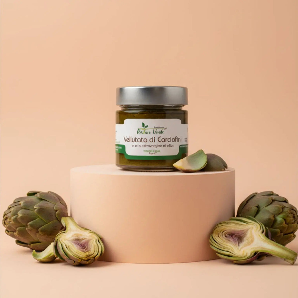vellutata di carciofini in vetro conservata in olio extravergine di oliva e realizzata artigianalmente da mani esperte 